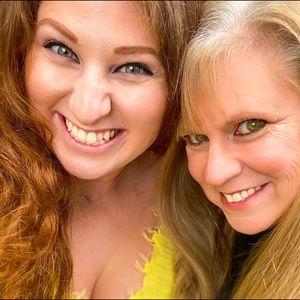 Meet your Posher, Melissa and Gabby